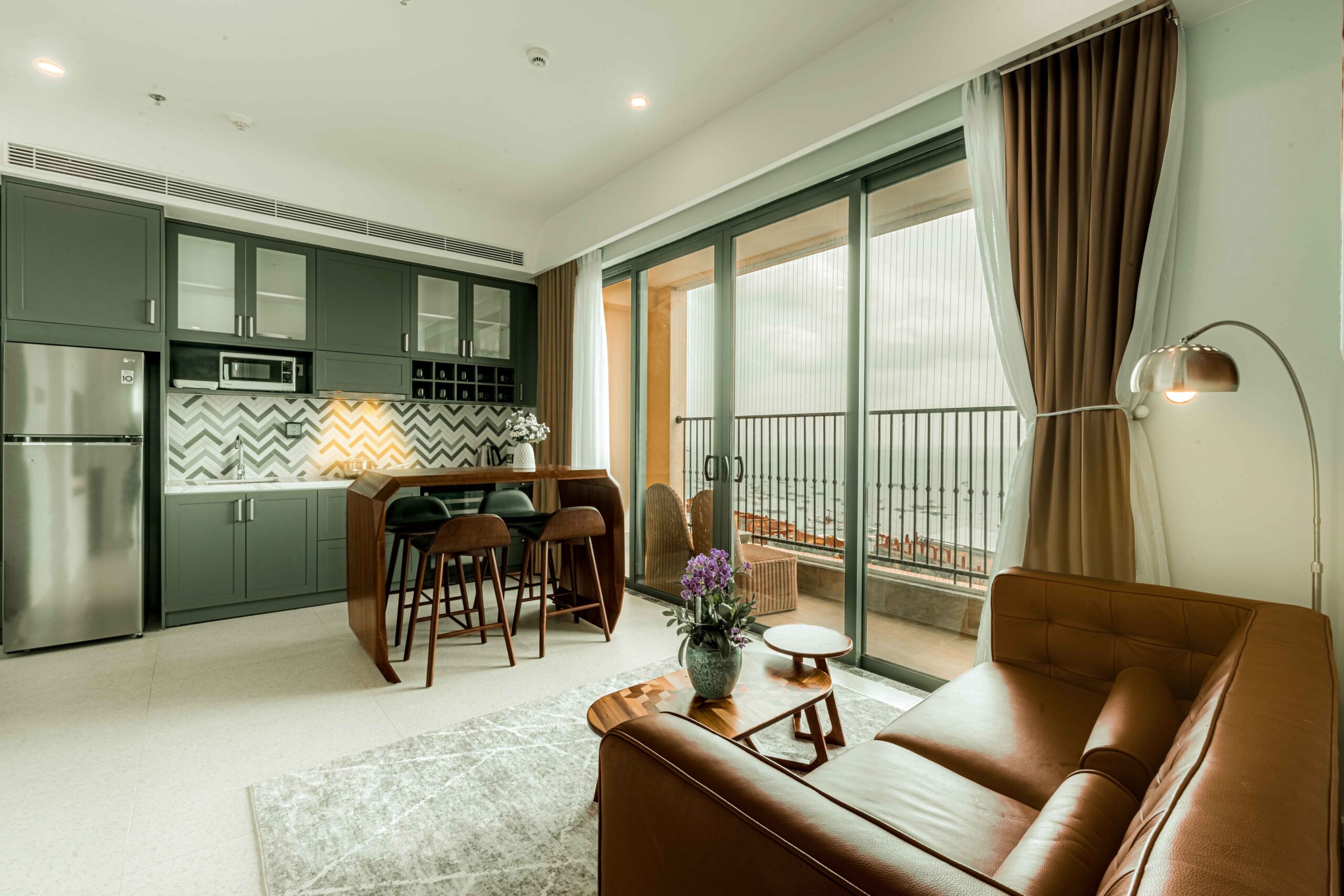 Căn Hộ Dịch Vụ Phú Quốc - Sole Casa Lodging & Tour Services 4 Sole Casa Premium 01 Bedroom Kiss Bridge View